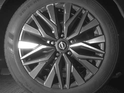 Used 2025 Nissan Altima 2.5 SV FWD image 15