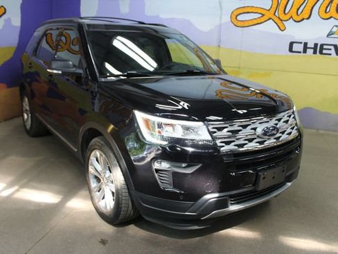 Used 2019 Ford Explorer XLT w/ Equipment Group 202A AWD/4WD image 2