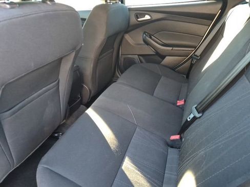 Used 2017 Ford Focus SE image 7