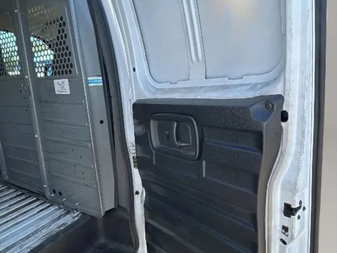 Used 2018 Chevrolet Express 3500 w/ Driver Convenience Package RWD image 37