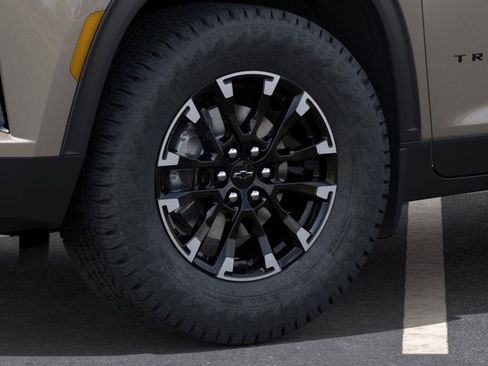 New 2026 Chevrolet Traverse Z71 w/ LPO, Floor Liner Package AWD/4WD image 33