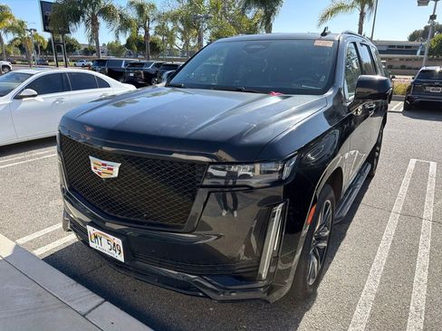 Used 2023 Cadillac Escalade Sport AWD/4WD image 2