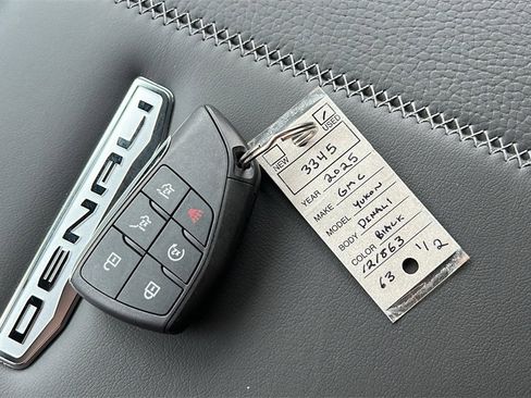 Used 2025 GMC Yukon Denali image 42