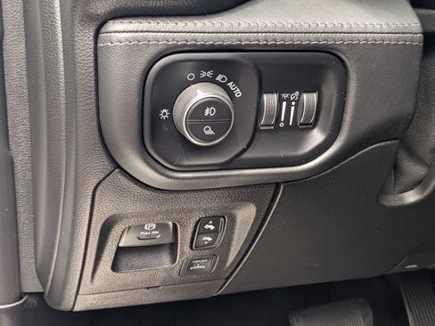 Used 2020 RAM 1500 Limited AWD/4WD image 16