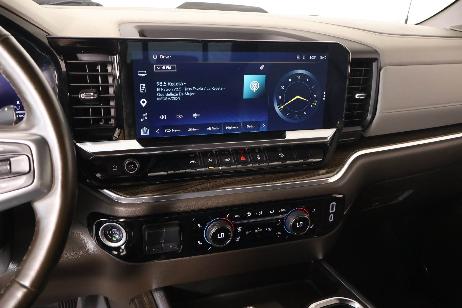Used 2024 Chevrolet Silverado 1500 LT Trail Boss w/ Convenience Package II AWD/4WD image 5