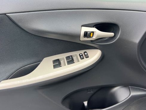 Used 2010 Toyota Corolla S FWD image 12
