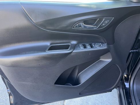 Used 2019 Chevrolet Equinox LT FWD image 16