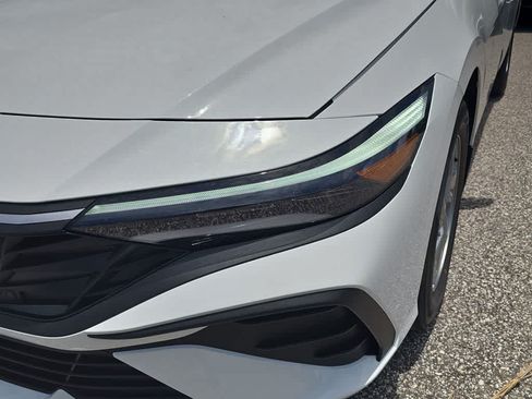 New 2026 Hyundai Elantra SE FWD image 11