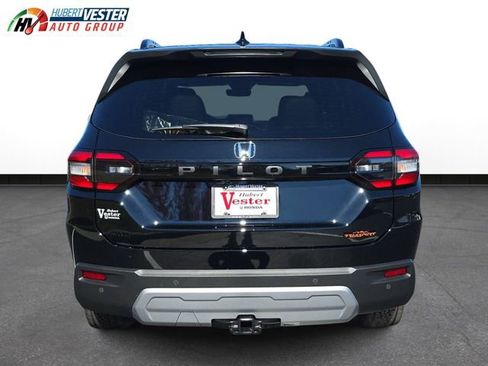 New 2025 Honda Pilot TrailSport image 7