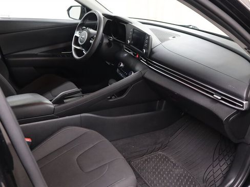 Used 2021 Hyundai Elantra SEL FWD image 19
