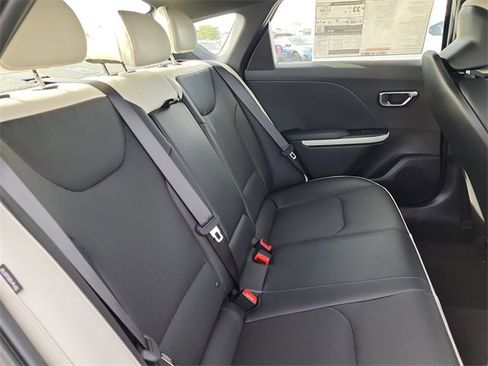 New 2025 Kia K4 GT-Line image 17