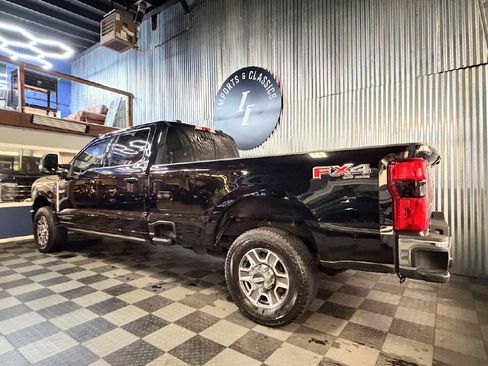 Used 2023 Ford F350 Lariat w/ Lariat Ultimate Package image 4