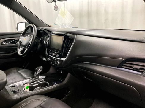 Used 2023 Chevrolet Traverse LT image 14