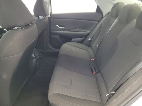 Used 2024 Hyundai Elantra SE image 18