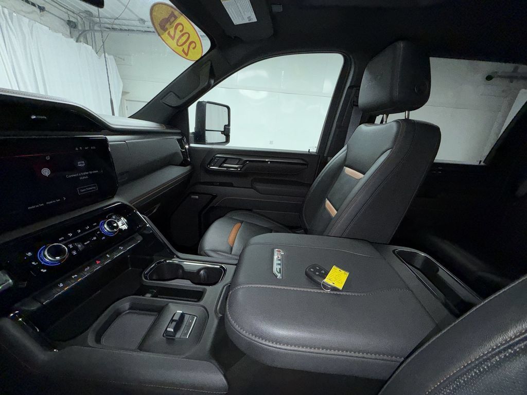 Used 2025 GMC Sierra 2500 AT4 AWD/4WD image 23