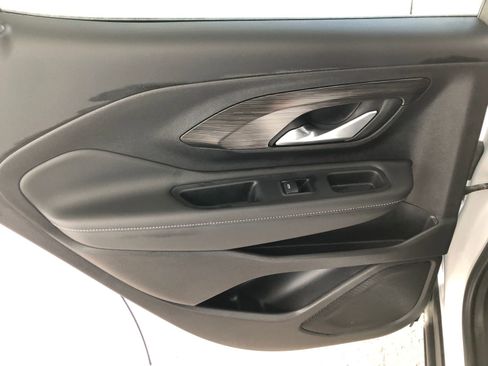 Used 2024 GMC Terrain SLE image 16