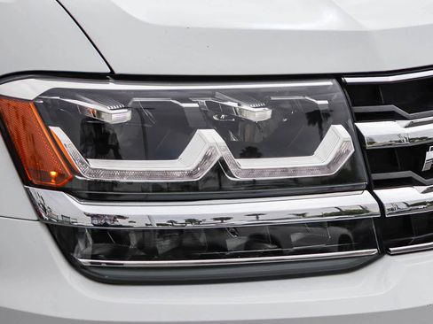 Used 2019 Volkswagen Atlas SEL R-Line FWD image 4