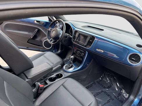 Used 2019 Volkswagen Beetle 2.0T SE FWD image 29