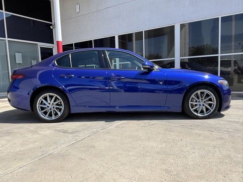 Used 2023 Alfa Romeo Giulia Sprint image 2