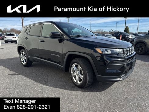Used 2024 Jeep Compass Sport image 3