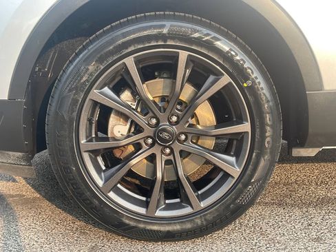 Used 2018 Ford Explorer XLT w/ Equipment Group 202A AWD/4WD image 11