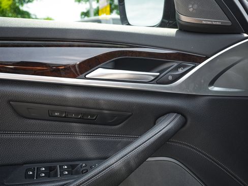 Used 2018 BMW 540i xDrive w/ Premium Package image 15