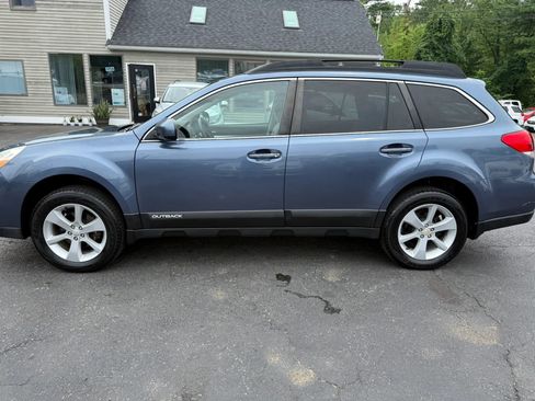 Used 2013 Subaru Outback 2.5i Premium w/ All-Weather Pkg AWD/4WD image 4