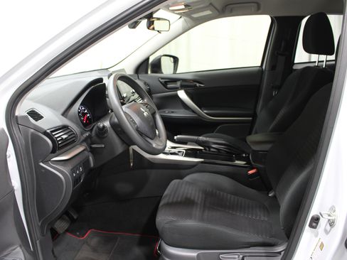 Used 2023 Mitsubishi Eclipse Cross LE AWD/4WD image 3