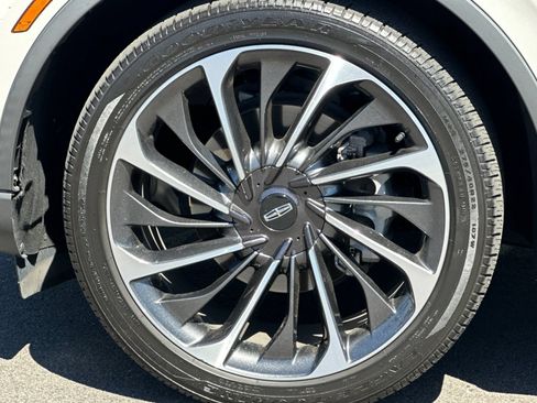 Used 2023 Lincoln Aviator Reserve w/ Equipment Group 201A RWD image 32