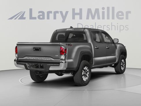 Used 2020 Toyota Tacoma TRD Off-Road AWD/4WD image 2