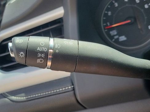 Used 2023 GMC Acadia SLT w/ Elevation Edition image 34