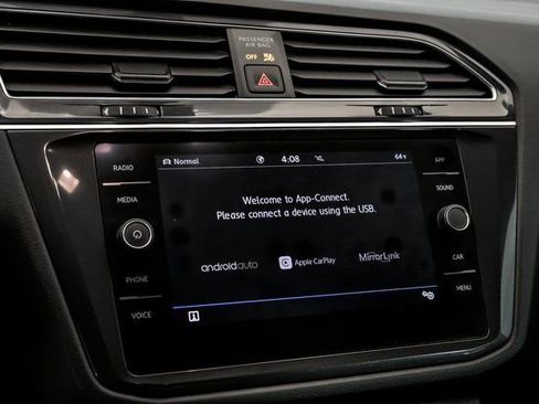 Used 2020 Volkswagen Tiguan SE w/ 3rd Row Seat Package image 17