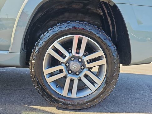 Used 2022 Toyota 4Runner TRD Sport AWD/4WD image 35
