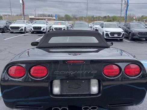 Used 2004 Chevrolet Corvette Convertible w/ Preferred Equipment Group RWD image 4