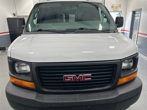 Used 2017 GMC Savana 2500 RWD image 7