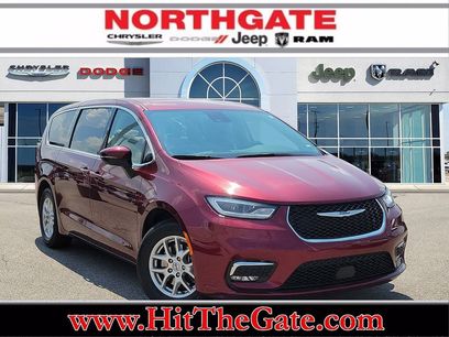 Used 2023 Chrysler Pacifica Touring-L