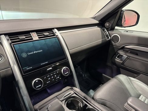 Used 2023 Land Rover Discovery S R-Dynamic image 15