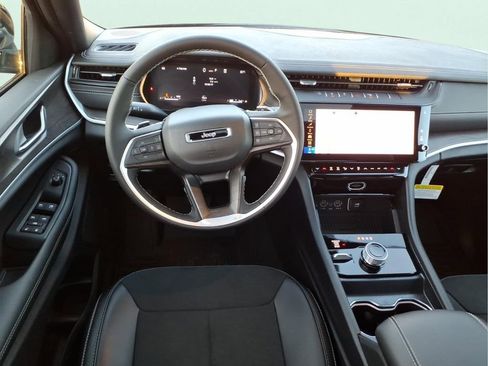 New 2026 Jeep Grand Cherokee Laredo image 10