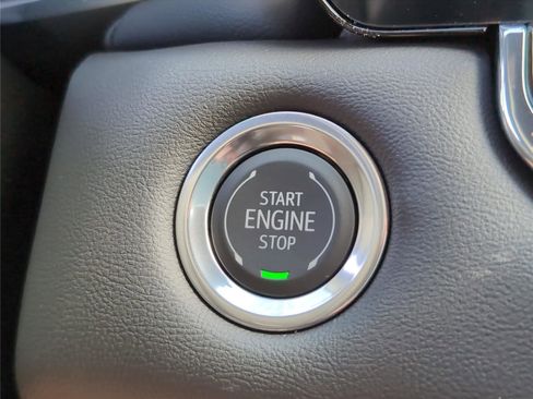 New 2025 GMC Canyon Elevation w/ Convenience Package image 17