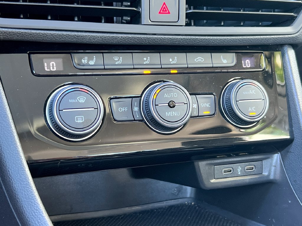 Used 2020 Volkswagen Jetta SE w/ SE Cold Weather Package FWD image 23