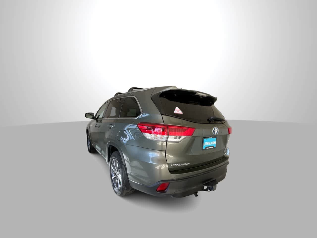 Used 2018 Toyota Highlander XLE AWD/4WD image 6