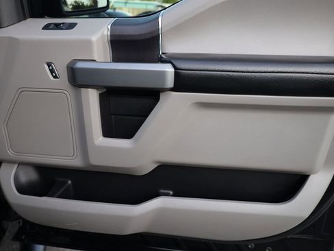 Used 2016 Ford F150 XLT image 17