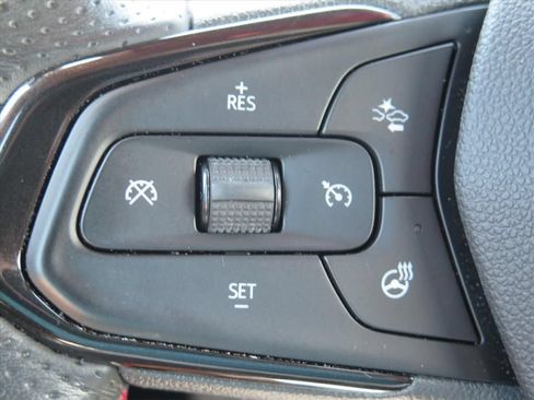 Used 2023 Chevrolet TrailBlazer RS w/ Convenience Package FWD image 14