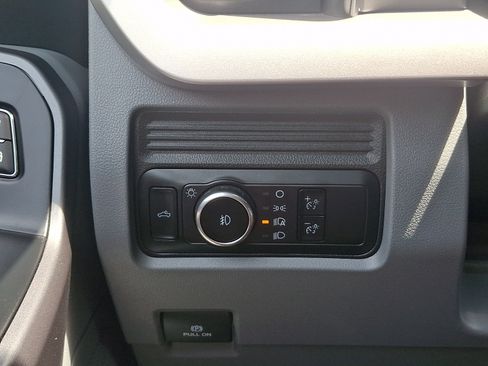 Certified 2025 Ford F250 XLT AWD/4WD image 22