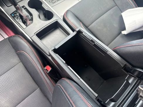 Used 2017 Toyota Camry SE w/ Moonroof Package FWD image 23
