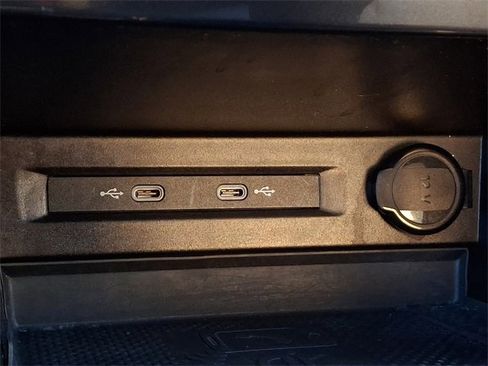 Used 2022 Volkswagen Tiguan SE image 26