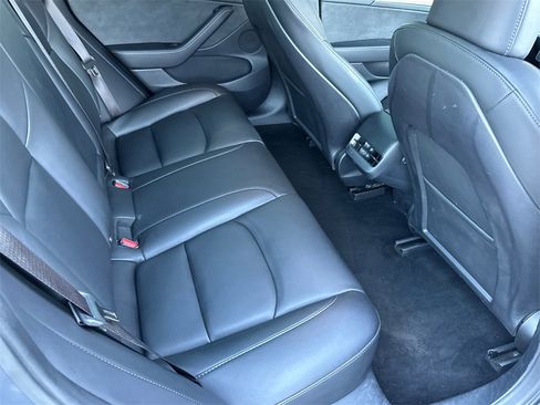 Used 2023 Tesla Model 3 Standard Range image 17