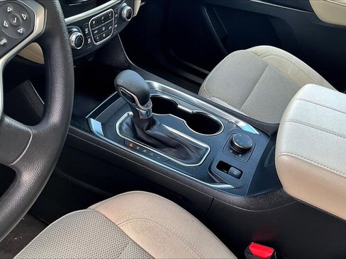 Used 2023 Chevrolet Traverse LS w/ Safety Package image 10