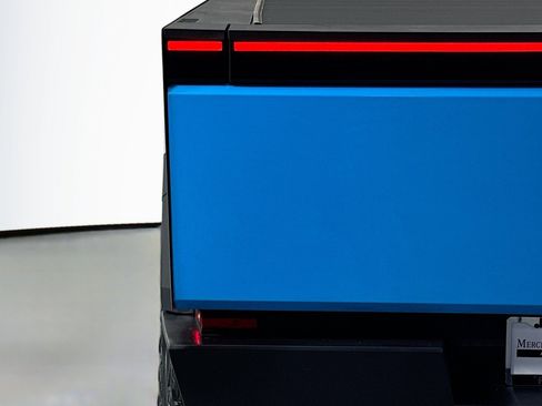 Used 2024 Tesla Cybertruck AWD Crew Cab image 15