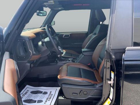 Used 2024 Ford Bronco Outer Banks AWD/4WD image 8